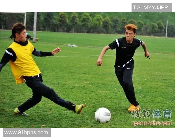 鸡冠头型足球明星的风采与成就探秘